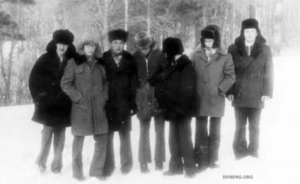 Як одягалася радянська молодь (25 фотографій) (дівчина) Як одягалася радянська молодь (25 фотографій)