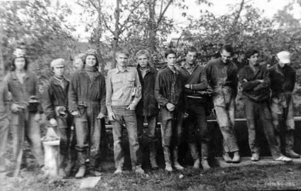 Як одягалася радянська молодь (25 фотографій) (група) Як одягалася радянська молодь (25 фотографій)