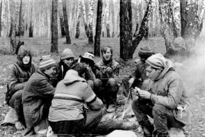 Як одягалася радянська молодь (25 фотографій) (група) Як одягалася радянська молодь (25 фотографій)
