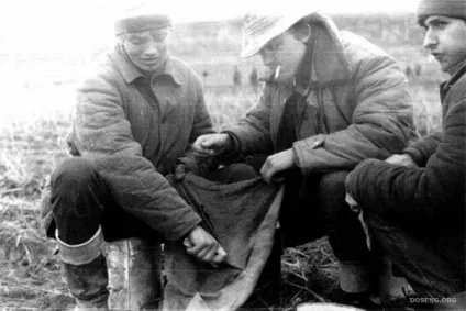 Як одягалася радянська молодь (25 фотографій) (радянські) Як одягалася радянська молодь (25 фотографій)