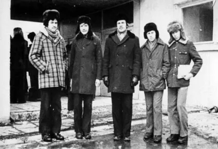 Як одягалася радянська молодь (25 фотографій) (група) Як одягалася радянська молодь (25 фотографій)