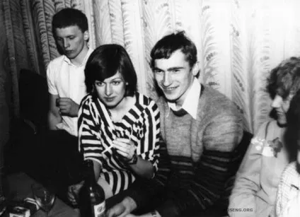 Як одягалася радянська молодь (25 фотографій) (кожна радянська людина) Як одягалася радянська молодь (25 фотографій)