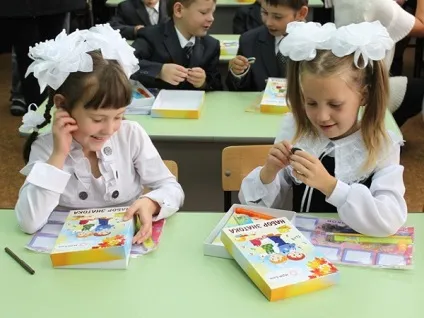 Як оформити клас на 1 вересня цікаво і недорого, гдерадость (парти столи стільці) Як оформити клас на 1 вересня цікаво і недорого, гдерадость
