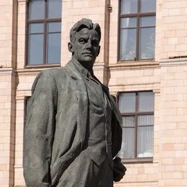 За товариський прогулянка по головній вулиці Москви (москва) За товариський прогулянка по головній вулиці Москви
