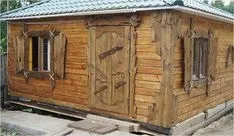 Як покрити двері лаком