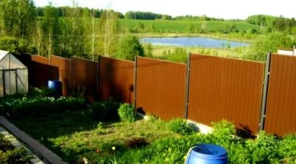 Як поставити паркан на нерівному ділянці з ухилом - легка справа (паркан) Як поставити паркан на нерівному ділянці з ухилом - легка справа