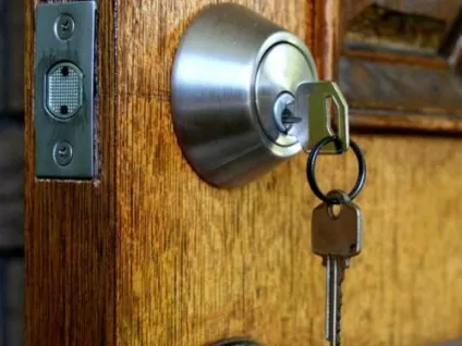 Як поставити замок на вхідні двері (вхідні) Як поставити замок на вхідні двері