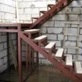 Як зробити дерев'яні сходи на другий поверх своїми руками - докладна інструкція по (сходи) Як зробити дерев'яні сходи на другий поверх своїми руками - докладна інструкція по