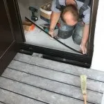 Як зробити поріг вхідних дверей