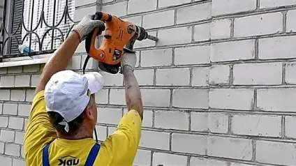 Як зробити отвір в цегляній стіні відео-інструкція по монтажу своїми руками, ніж просвердлити (отвір) Як зробити отвір в цегляній стіні відео-інструкція по монтажу своїми руками, ніж просвердлити