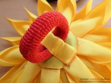 Як створити яскрава квітка соняшника по техніці канзаші, який можна використовувати в якості (можна) Як створити яскрава квітка соняшника по техніці канзаші, який можна використовувати в якості