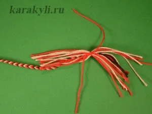 Пояс з ниток для тканинної ляльки своїми руками, каракулі