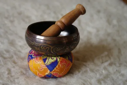 Співаючі чаші для очищення життя і простору, вітер і вода (співаючі) Співаючі чаші для очищення життя і простору, вітер і вода