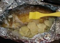 Як запекти рибу у фользі