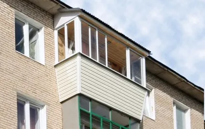 Як засклити балкон