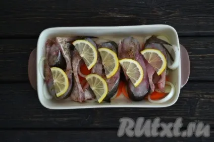 Як запекти товстолобика в духовці шматочками - рецепт з фото