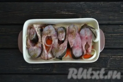 Як запекти товстолобика в духовці шматочками - рецепт з фото