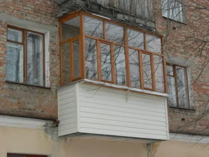 Як засклити балкон