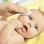 Косоокість у дітей до року причини, коли проходить у новонароджених, лікування в домашніх умовах