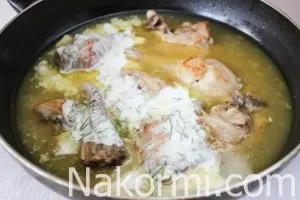 Курка в сметанному соусі на сковороді рецепт з фото, секрети господині (курка) Курка в сметанному соусі на сковороді рецепт з фото, секрети господині