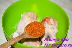 Курка на сковороді гриль