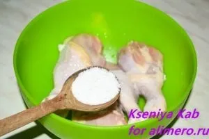 Курка на сковороді гриль