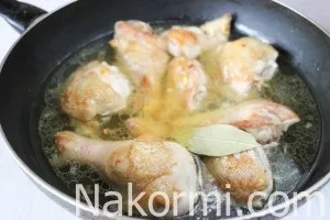 Курка в сметанному соусі на сковороді рецепт з фото, секрети господині (курка) Курка в сметанному соусі на сковороді рецепт з фото, секрети господині
