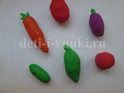 Ліпимо овочі і фрукти з пластиліну, діти і внуки (ліпимо) Ліпимо овочі і фрукти з пластиліну, діти і внуки