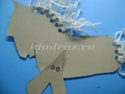 Конячка своїми руками з картону