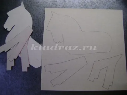 Конячка своїми руками з картону