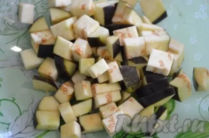 Макарони з баклажанами і помідорами - рецепт з фото (Смажити кришкою хвилин помішуючи) Макарони з баклажанами і помідорами - рецепт з фото