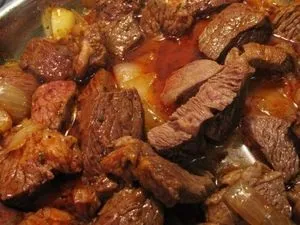 Приготування гуляшу з яловичини в мультиварці рецепти, поради кухарів (гуляш з яловичини в мультиварці) Приготування гуляшу з яловичини в мультиварці рецепти, поради кухарів