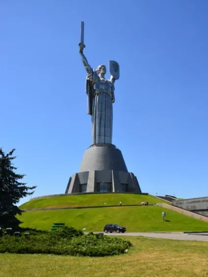 Монумент родина-мать, київ, Україна опис, фото, де знаходиться на карті, як дістатися (монумент) Монумент родина-мать, київ, Україна опис, фото, де знаходиться на карті, як дістатися