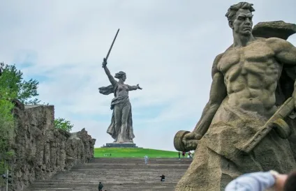 Незвичайні екскурсії віртуальний тур всередині монумента «батьківщина-мати кличе» в Полтавае (монумента) Незвичайні екскурсії віртуальний тур всередині монумента «батьківщина-мати кличе» в Полтавае