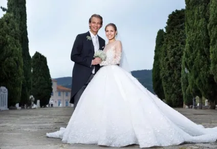 Спадкоємиця імперії swarovski вийшла заміж в сукні вагою 46 кг (готелі Falisia Resort) Спадкоємиця імперії swarovski вийшла заміж в сукні вагою 46 кг