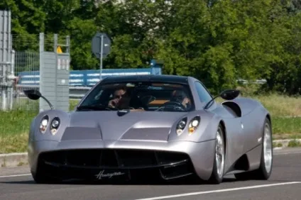 Новітню pagani huayra засікли на дорогах загального користування (3 фото), ТопЖир