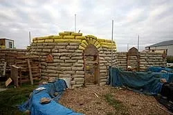 Опис будівництва земляних будинків з мішків землі (опис) Опис будівництва земляних будинків з мішків землі