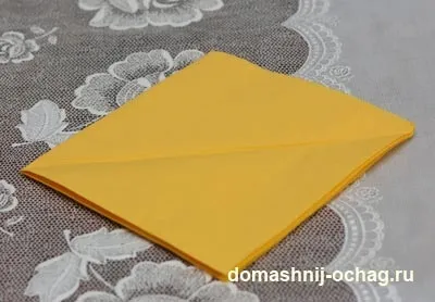 Орігамі лебідь з серветки