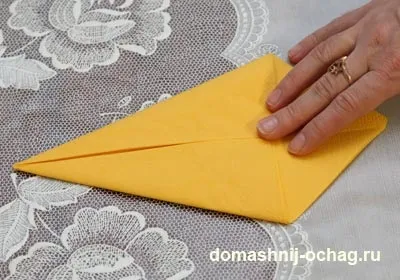 Орігамі лебідь з серветки