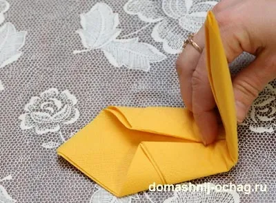 Орігамі лебідь з серветки