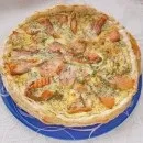 Піца з помідорами і огірками (піца) Піца з помідорами і огірками