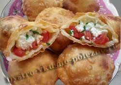 Пиріжки з сиром і помідорами (сиром) Пиріжки з сиром і помідорами