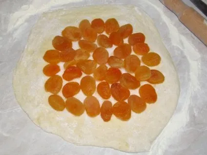 Пиріг з курагою
