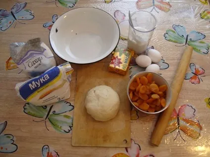 Пиріг з курагою 1