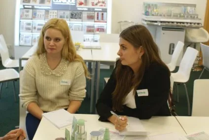 Подруги з clinique визначаємо тип шкіри і підбираємо 3-ступінчасту систему, beauty insider (подруги з clinique) Подруги з clinique визначаємо тип шкіри і підбираємо 3-ступінчасту систему, beauty insider