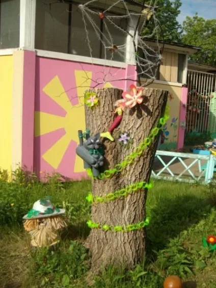 Вироби з непридатного матеріалу для прикраси ділянки і веранди (дитячі вироби) Вироби з непридатного матеріалу для прикраси ділянки і веранди