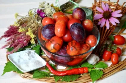 Помідори, мариновані з сливами - покроковий рецепт з фото, консервування (помідори зі сливами на зиму рецепт) Помідори, мариновані з сливами - покроковий рецепт з фото, консервування