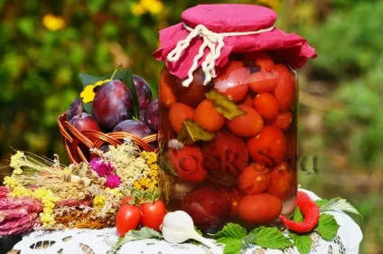 Помідори, мариновані з сливами - покроковий рецепт з фото, консервування (мариновані) Помідори, мариновані з сливами - покроковий рецепт з фото, консервування