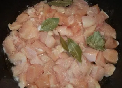 Приготування чахохбілі з курей в мультиварці (курка охолоджена бройлерна) Приготування чахохбілі з курей в мультиварці