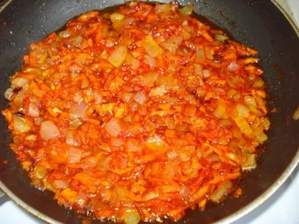 Рецепт курки, нарізаною шматочками і тушкованою в овочевому соусі